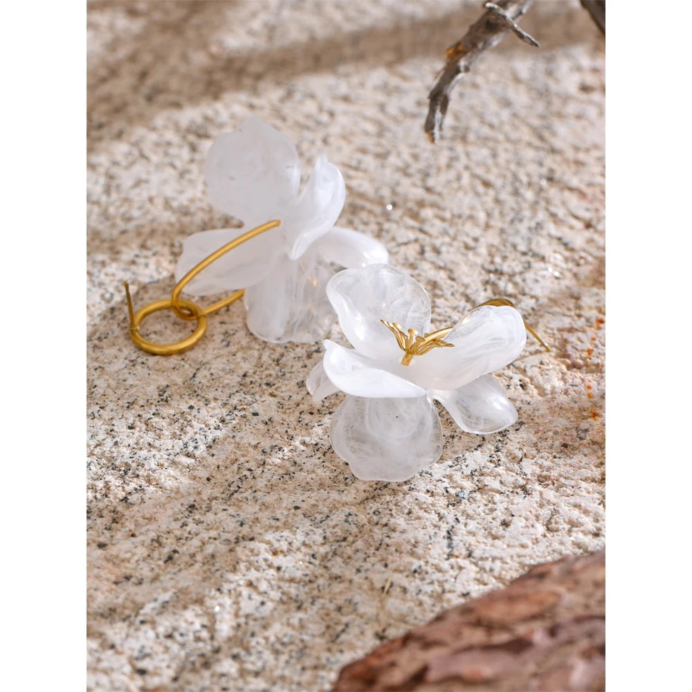 White Resin Flower Dangle Earrings - Gold Plated Summer Jewelry for Women