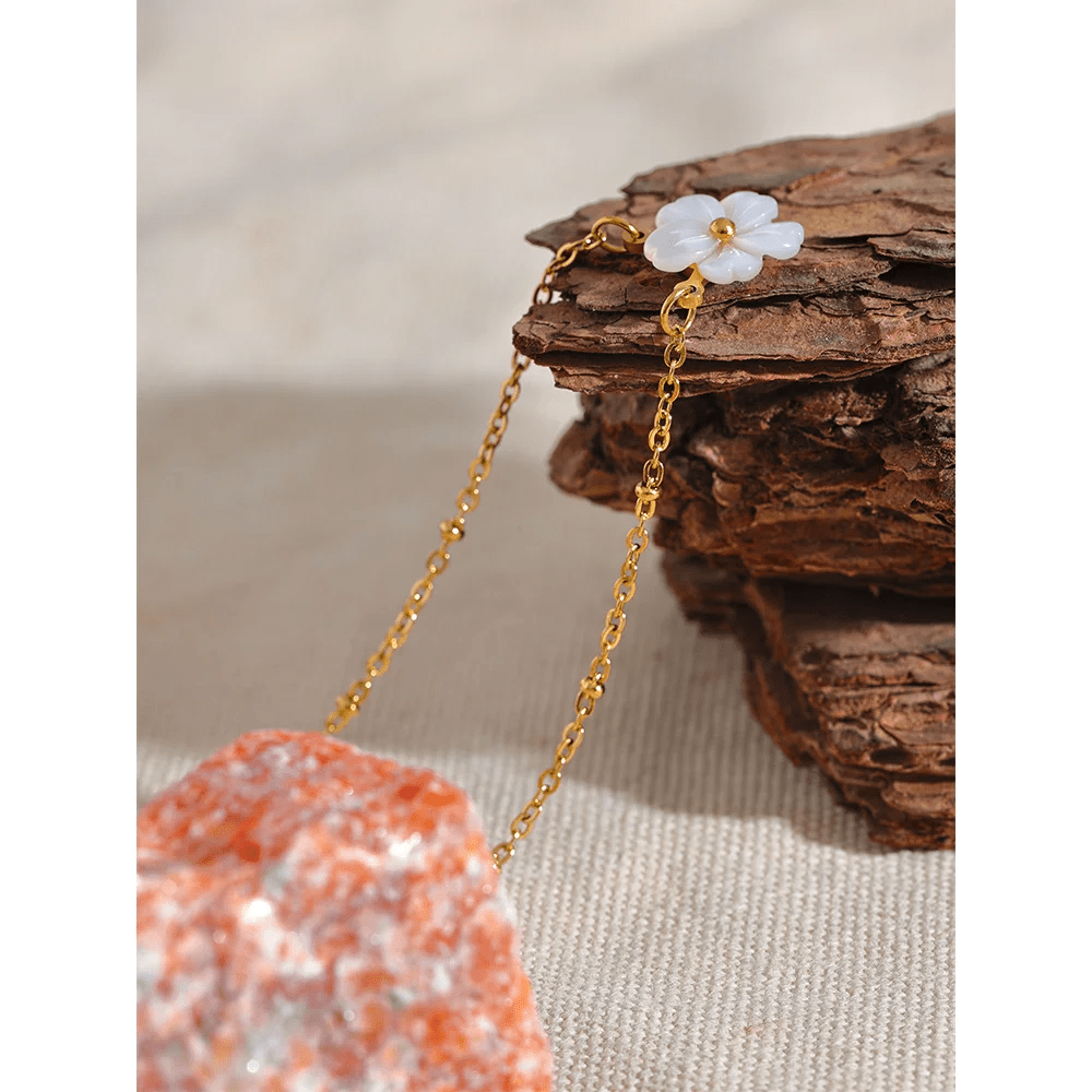 Necklace floral - natural shell flower pendant for women | Pure Vita Dubai