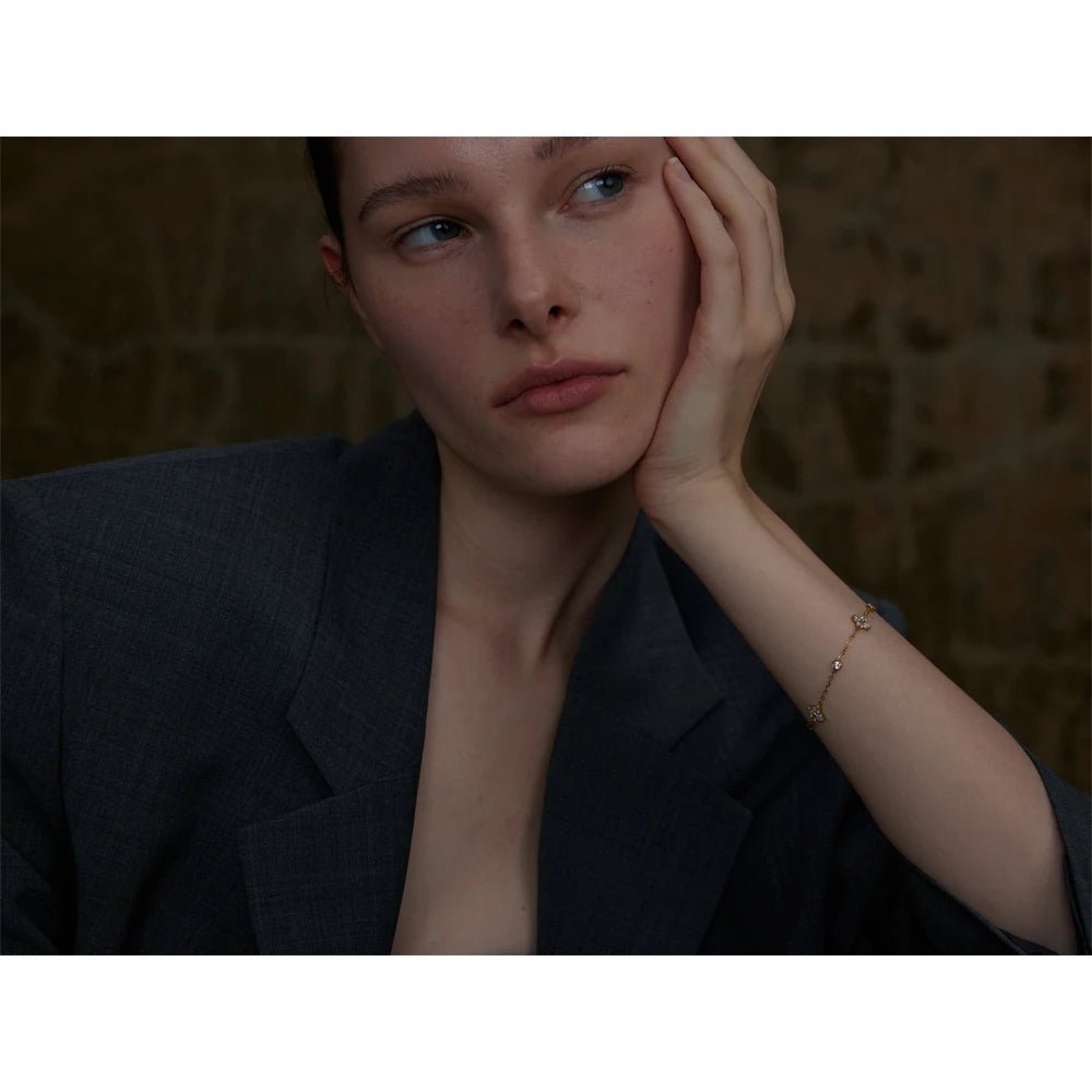 Silver chain bracelet - delicate flower bangle design | Pure Vita Dubai