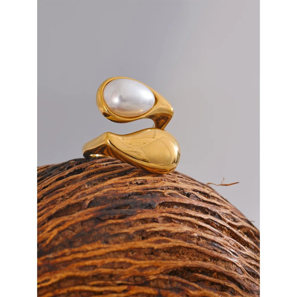 Pearl Water Drop Ring - 316L Stainless Steel PVD Gold Plated - Pure Vita Dubai