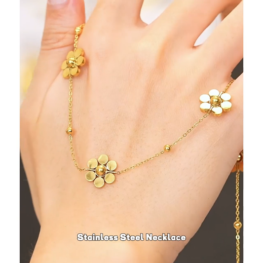 Flower Necklace - Waterproof PVD Gold Chain Design | Pure Vita Dubai