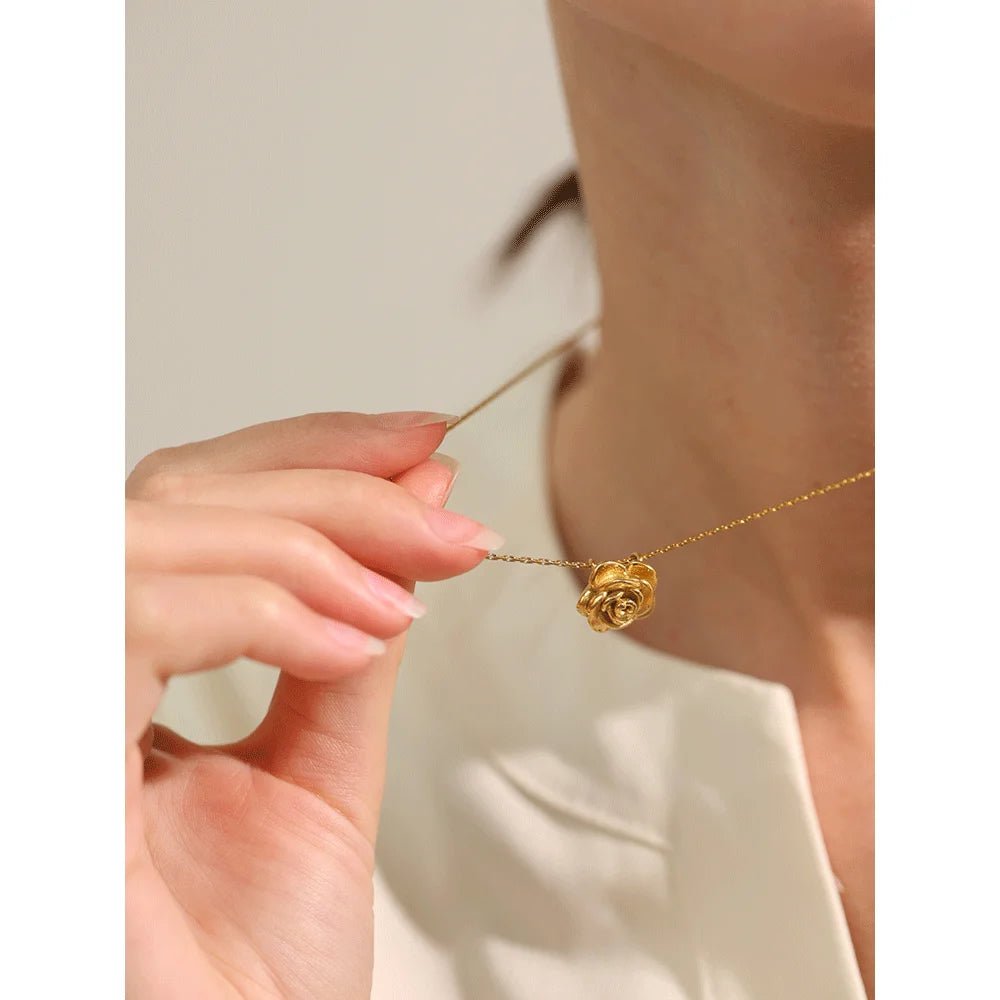 3D flower pendant necklace - waterproof 18K gold plated stereoscopic design | Pure Vita Dubai