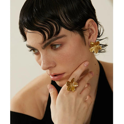 Vintage Gold Flower Stud Earrings - Tarnish Free PVD Plated Flower Studs - Pure Vita Dubai